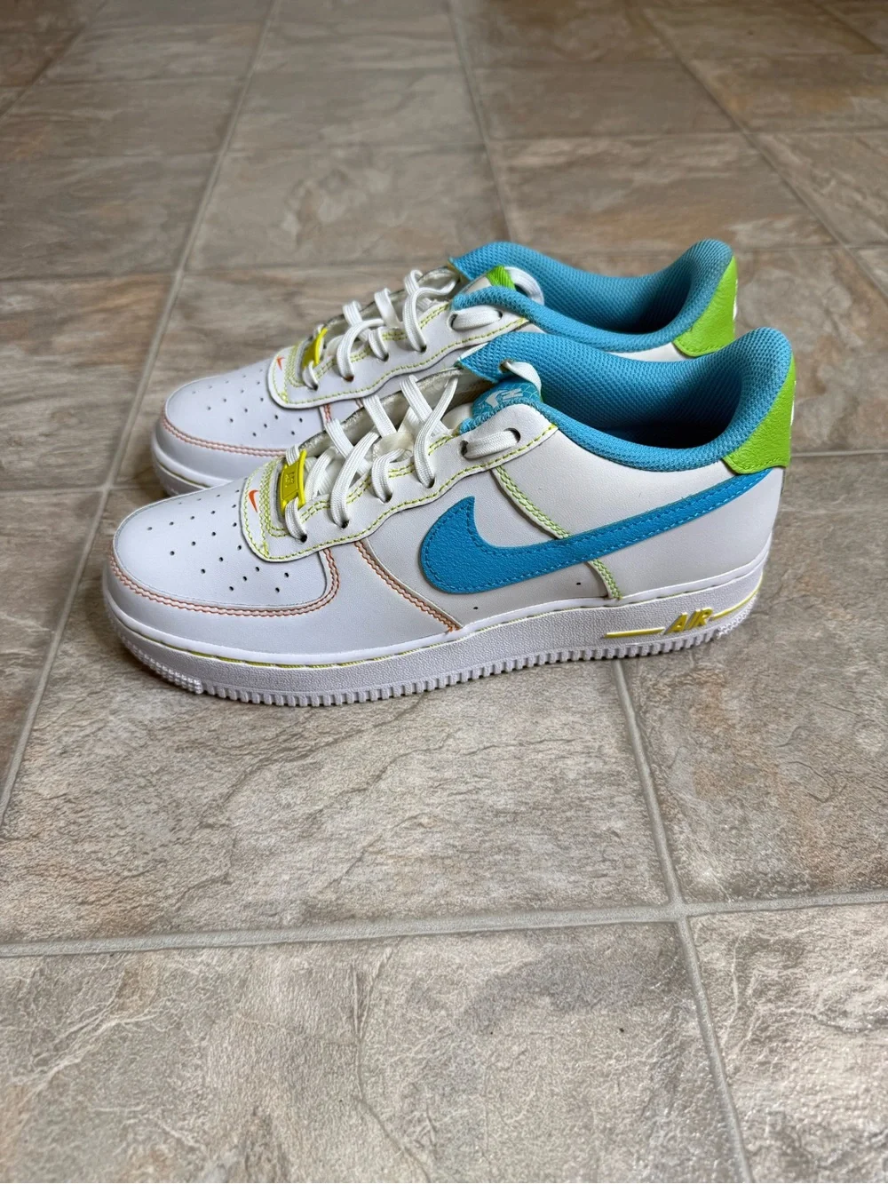 Nike Air Force 1 Low White Rainbow Stitch GS Shoe Size 6 White FJ4614-100 NWOT